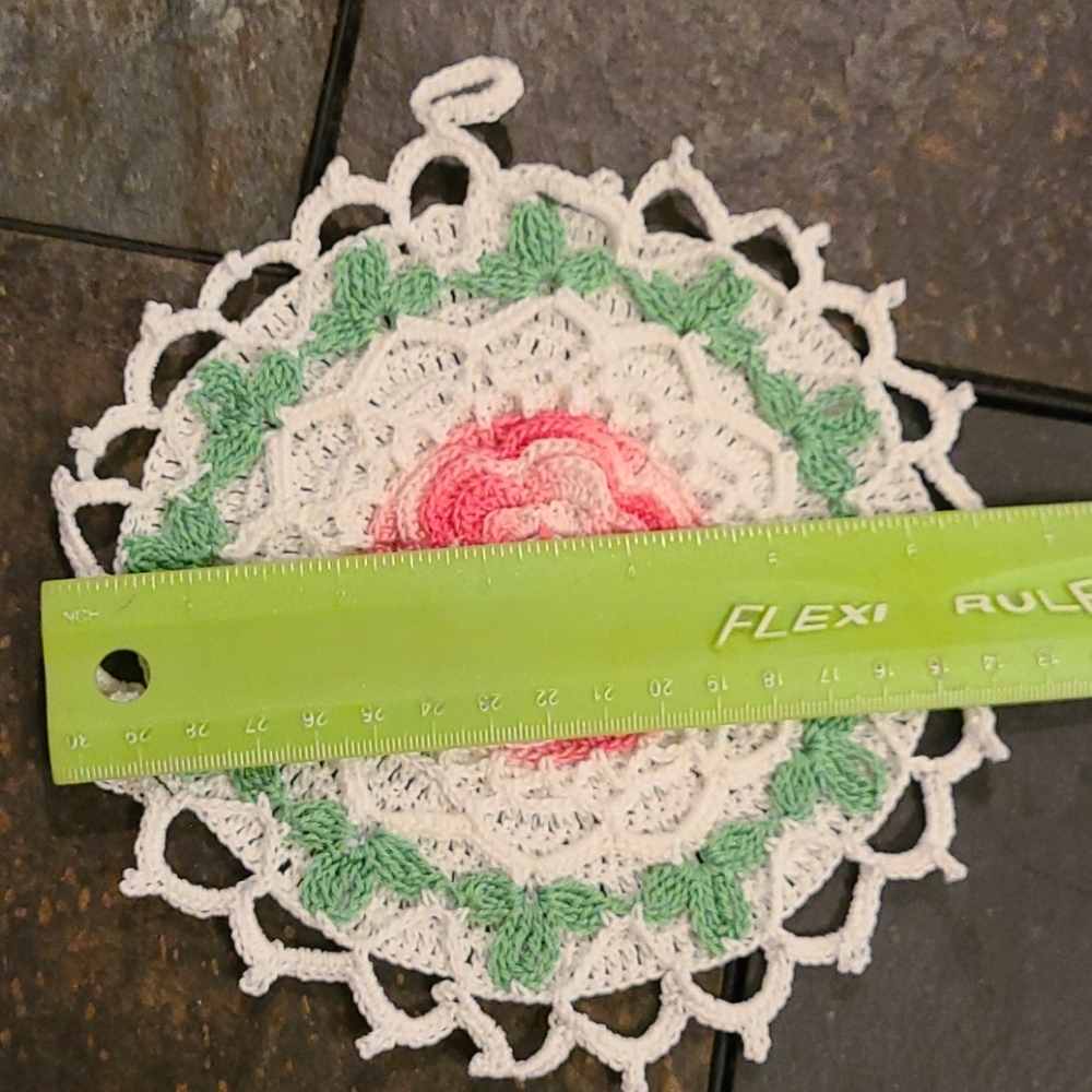 NWOT set of 4 crochet doilies flower double-sided - Picture 2 of 7